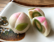 桃の上用饅頭